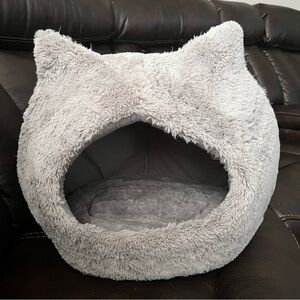 Best Friends by Sheri Meow Hut in Fur Cover Dome Cat Bed, Gray, Small